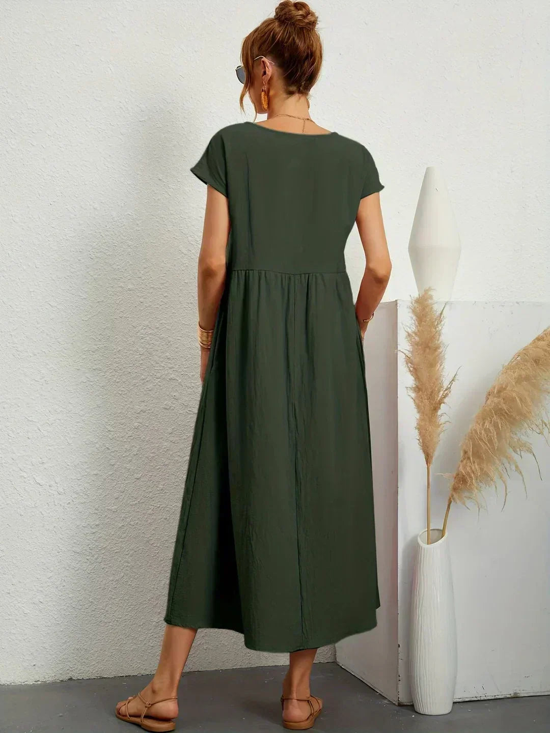 Xenia - Classic Pleated Midi Dress