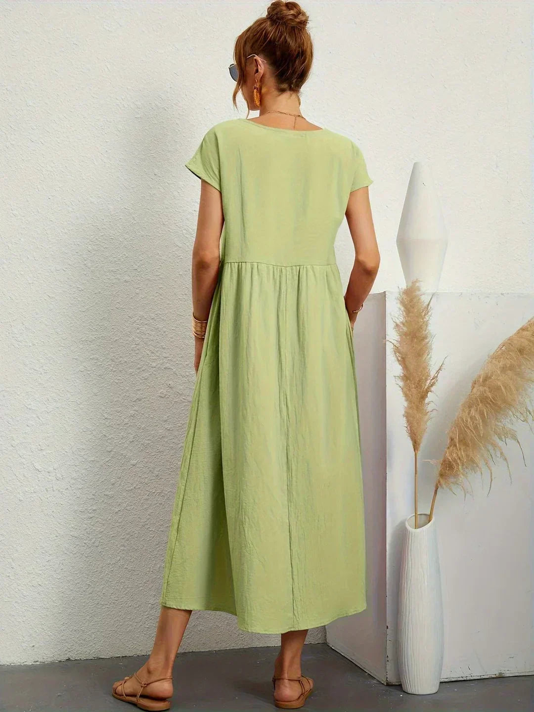 Xenia - Classic Pleated Midi Dress